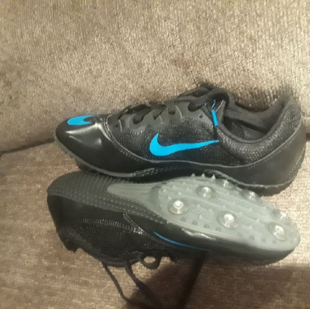 NEW Nike Track Shoes Size 7